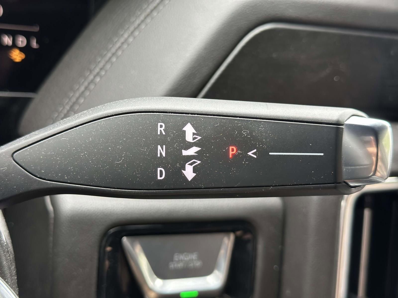 Used 2025 GMC Yukon Denali AWD/4WD image 13