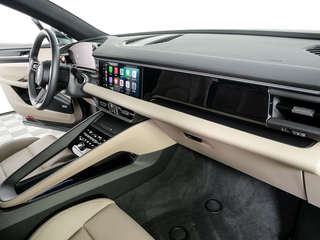 Used 2025 Porsche Macan Electric RWD image 25