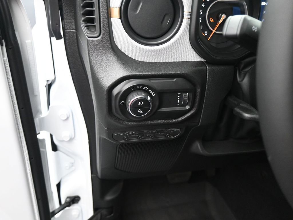 New 2025 Jeep Gladiator Sport image 18