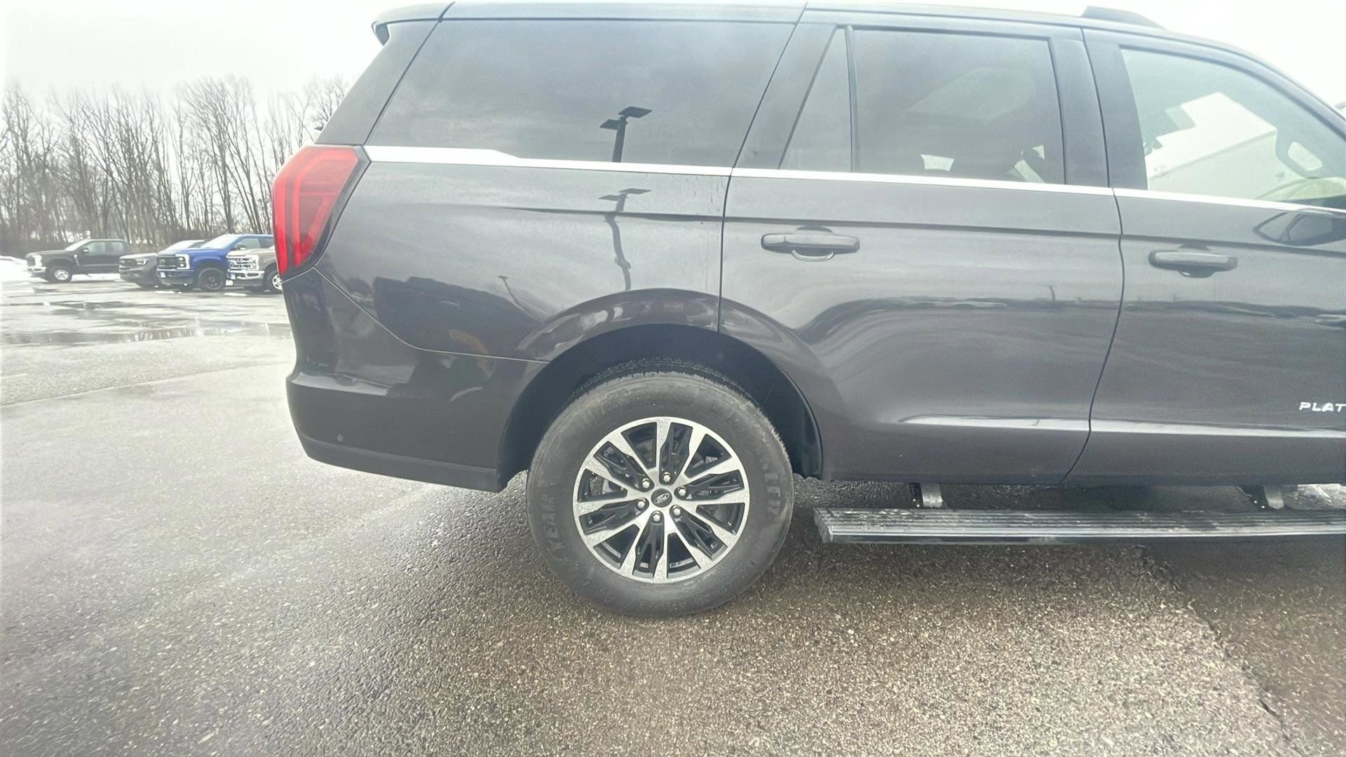 Certified 2025 Ford Expedition Platinum image 23