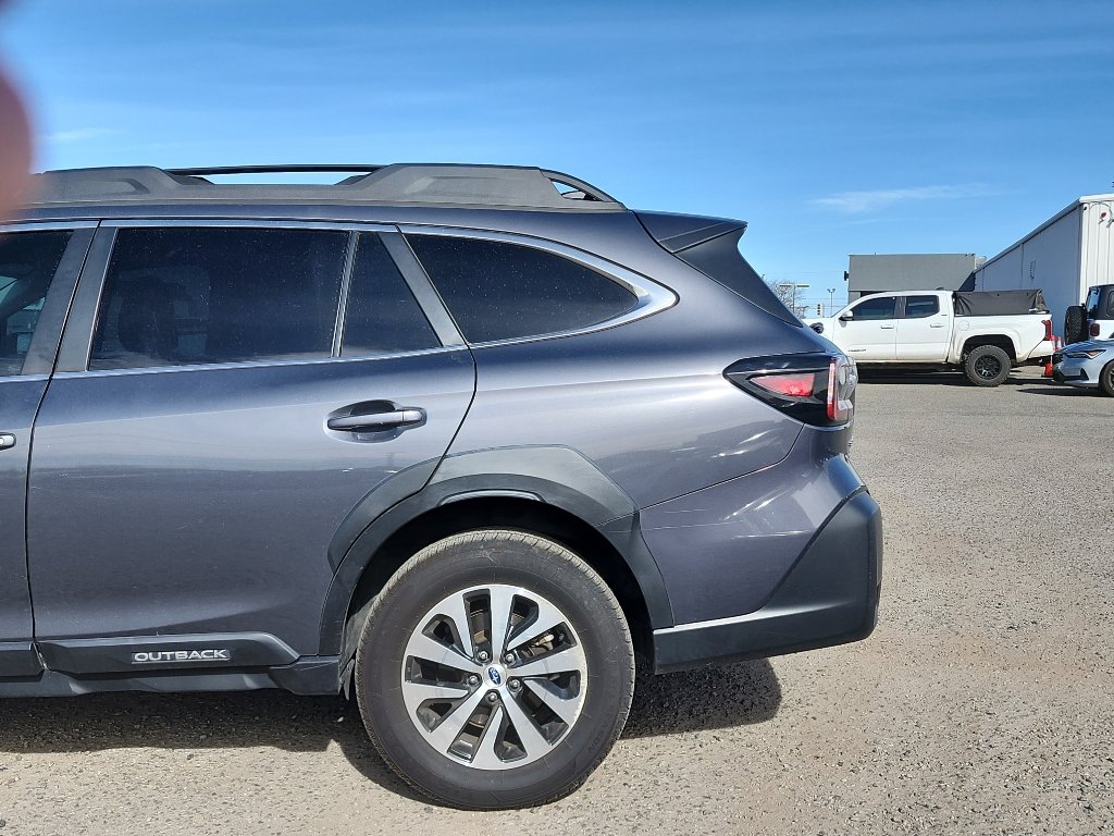 Used 2024 Subaru Outback Premium image 9