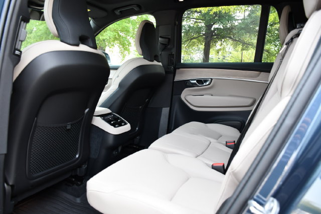 New 2026 Volvo XC90 B6 Plus w/ Protection Package Premier AWD/4WD image 17