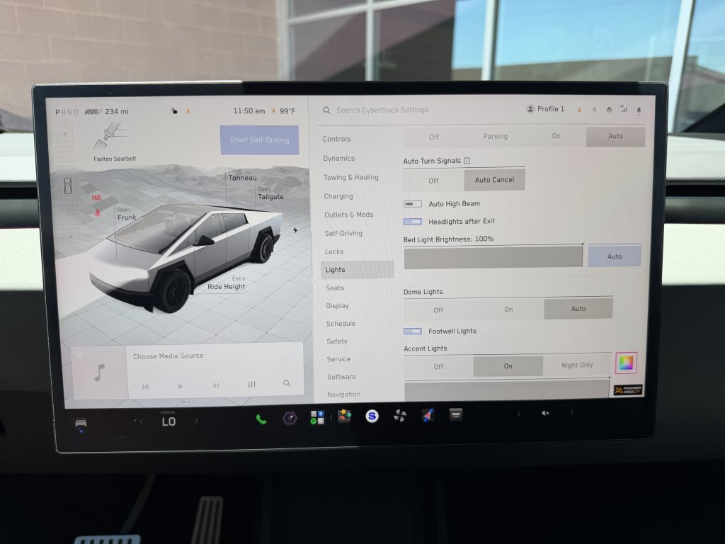 Used 2024 Tesla Cybertruck AWD Crew Cab image 23