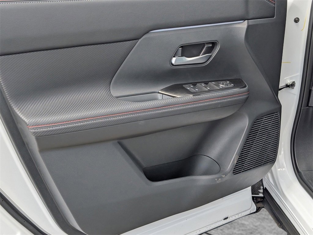 New 2026 Nissan Kicks SR image 15