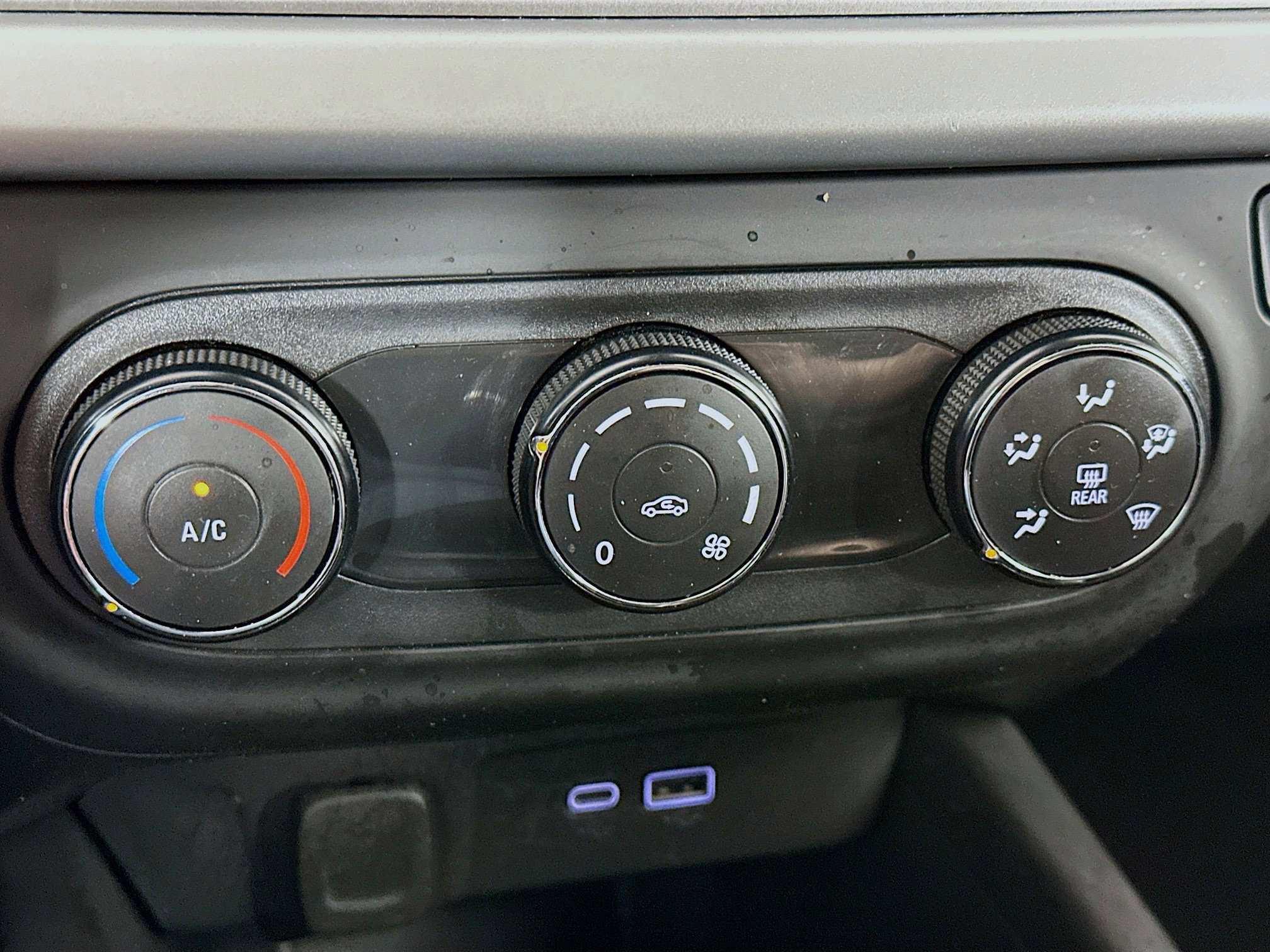 Used 2025 Chevrolet Trax LS image 23