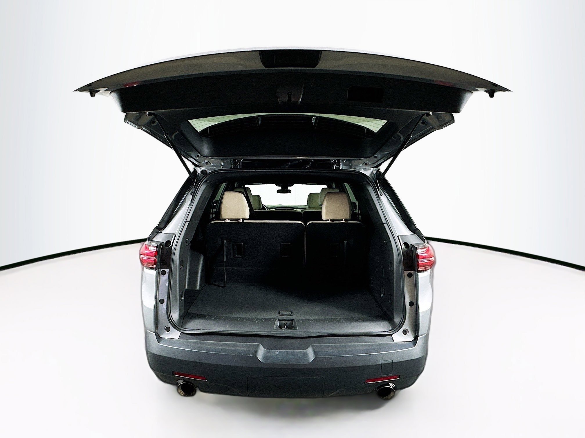 Used 2023 Chevrolet Traverse LS w/ Safety Package image 29