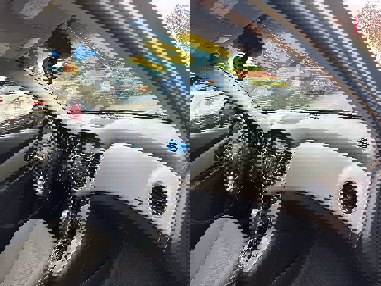 Used 2011 Chevrolet Cruze LT image 24