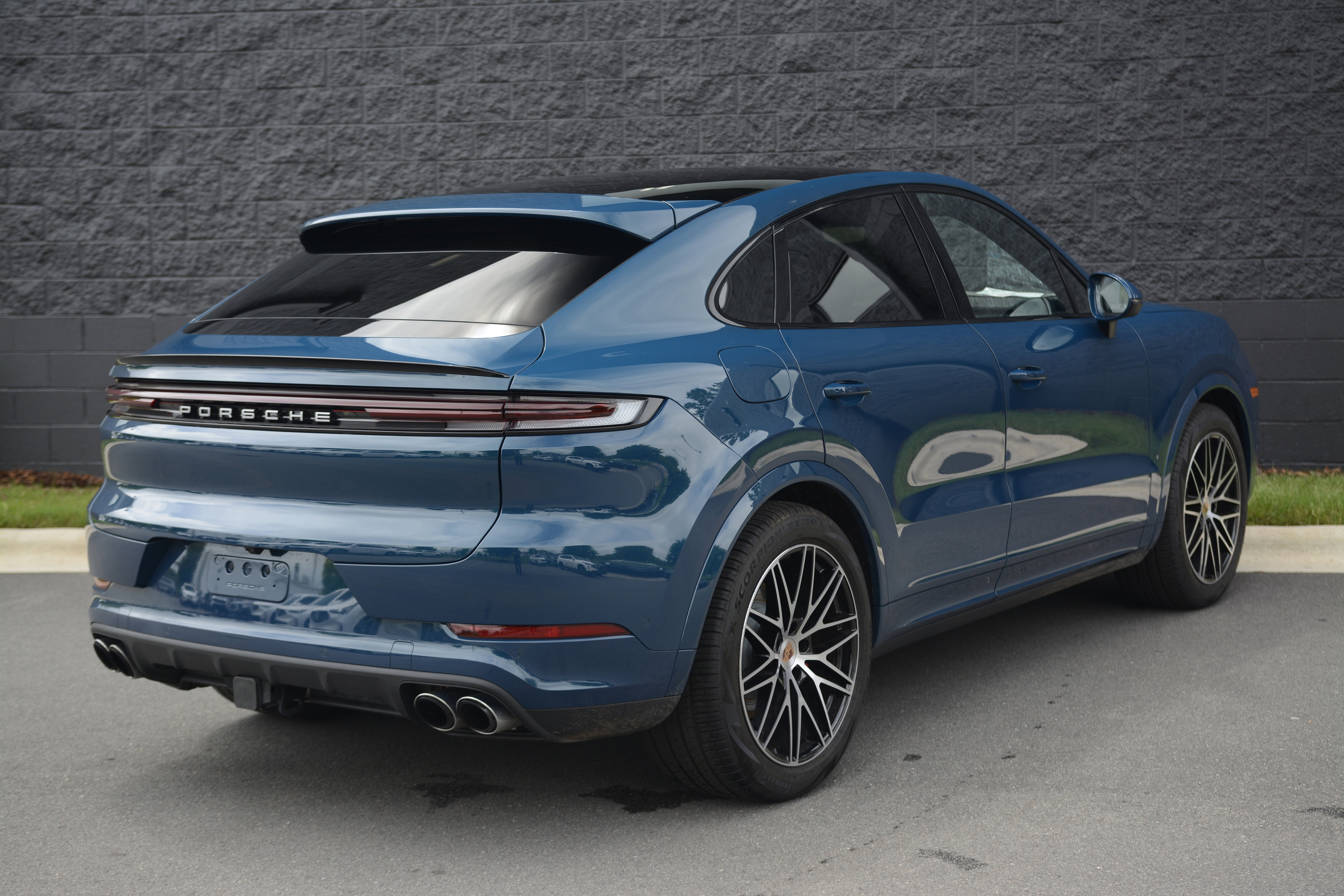 Certified 2026 Porsche Cayenne S AWD/4WD image 7