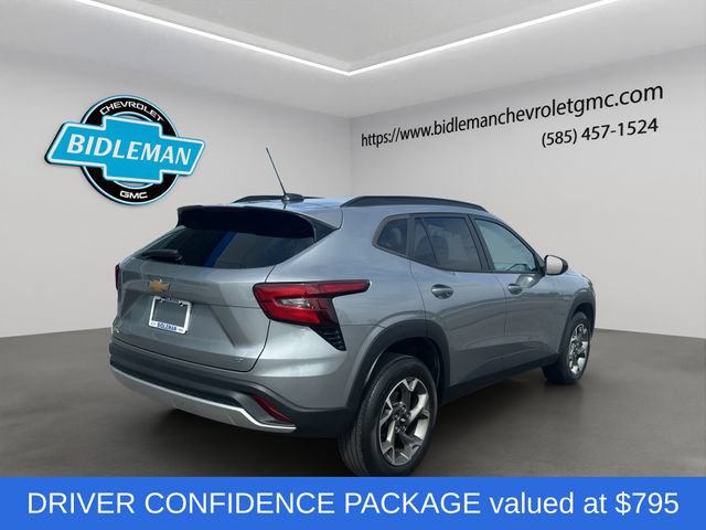 Used 2024 Chevrolet Trax LT w/ Driver Confidence Package FWD image 8