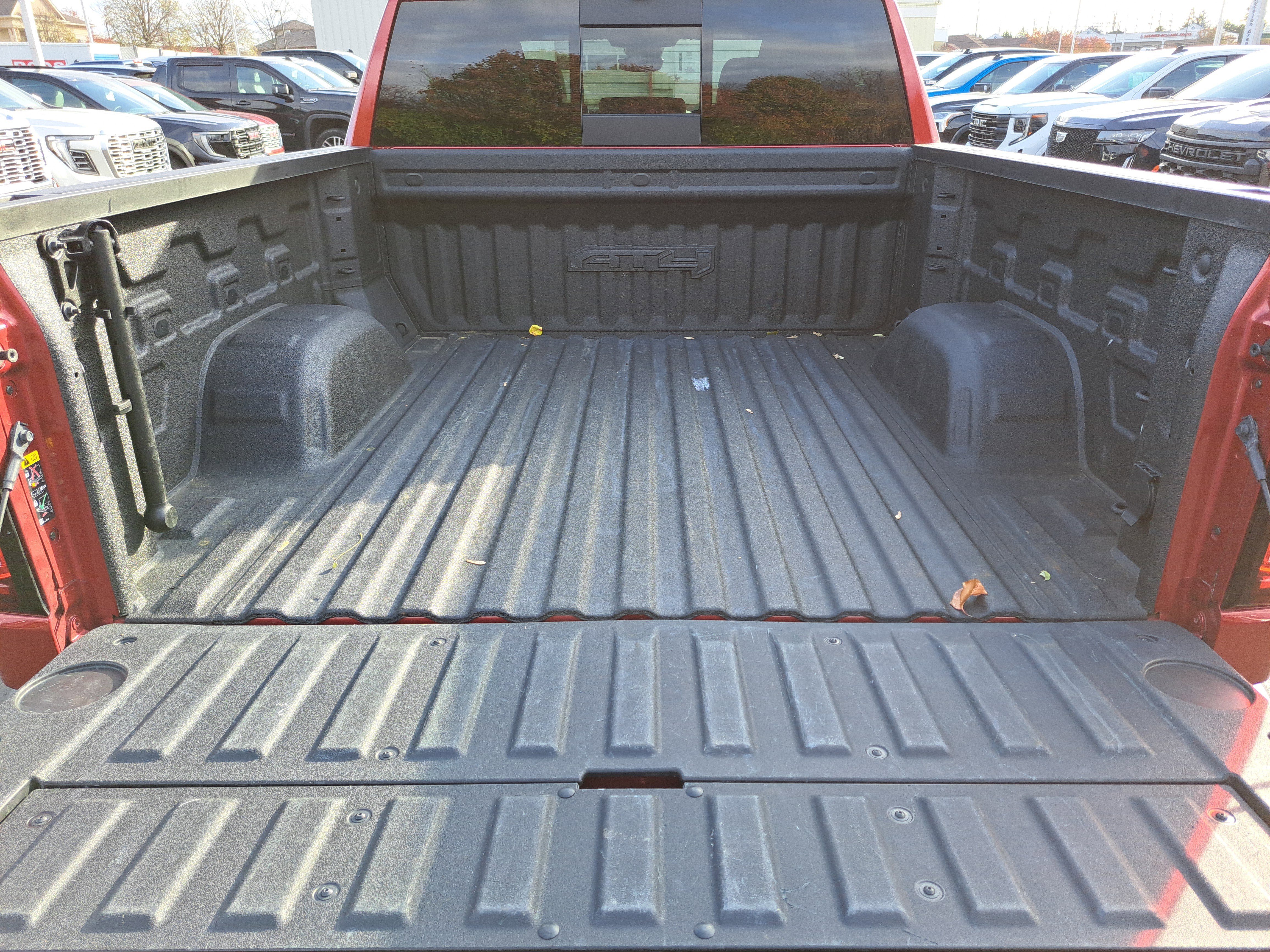 Certified 2023 GMC Sierra 1500 AT4 w/ Technology Package image 8