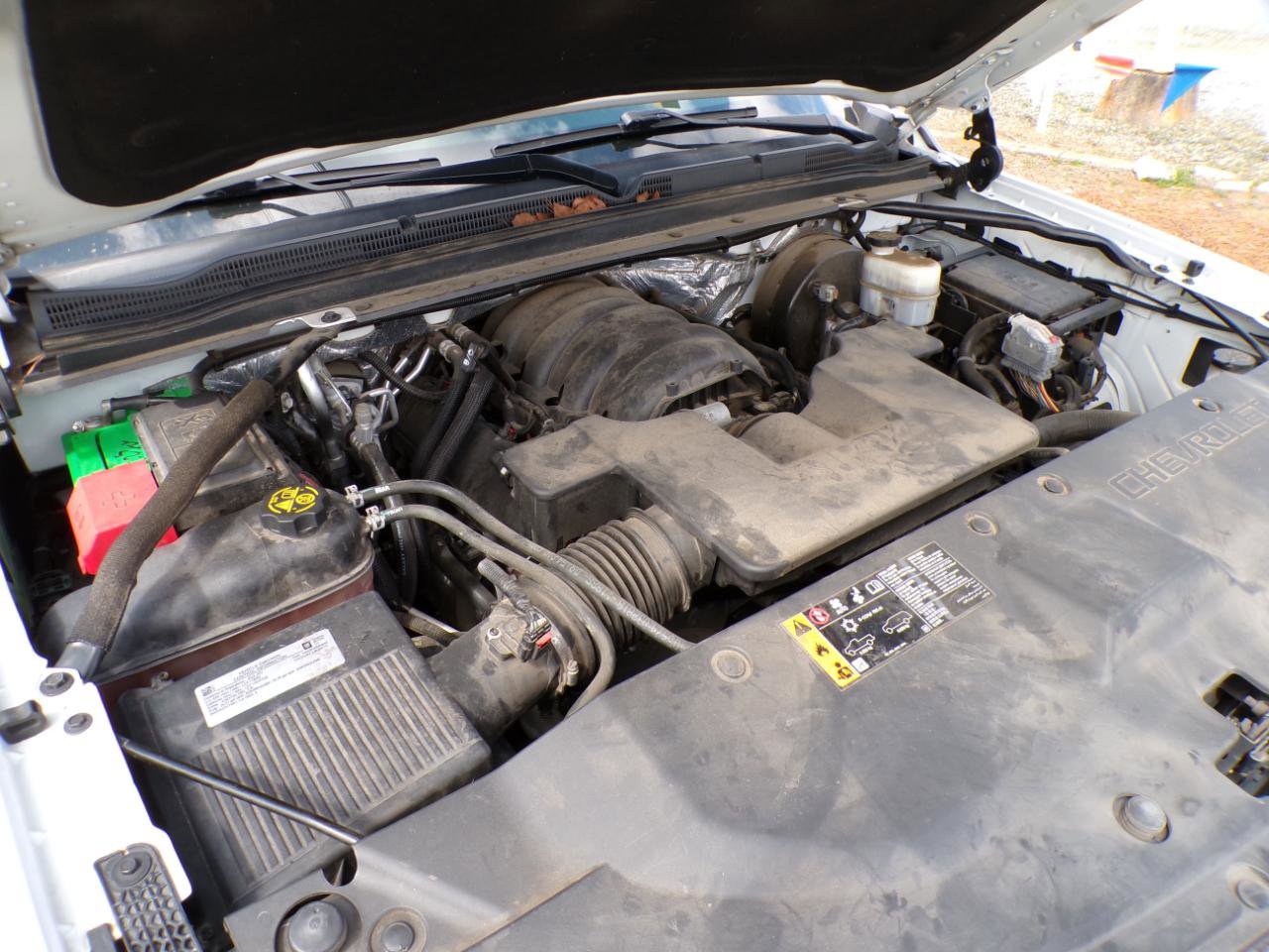 Used 2018 Chevrolet Suburban LT RWD image 11