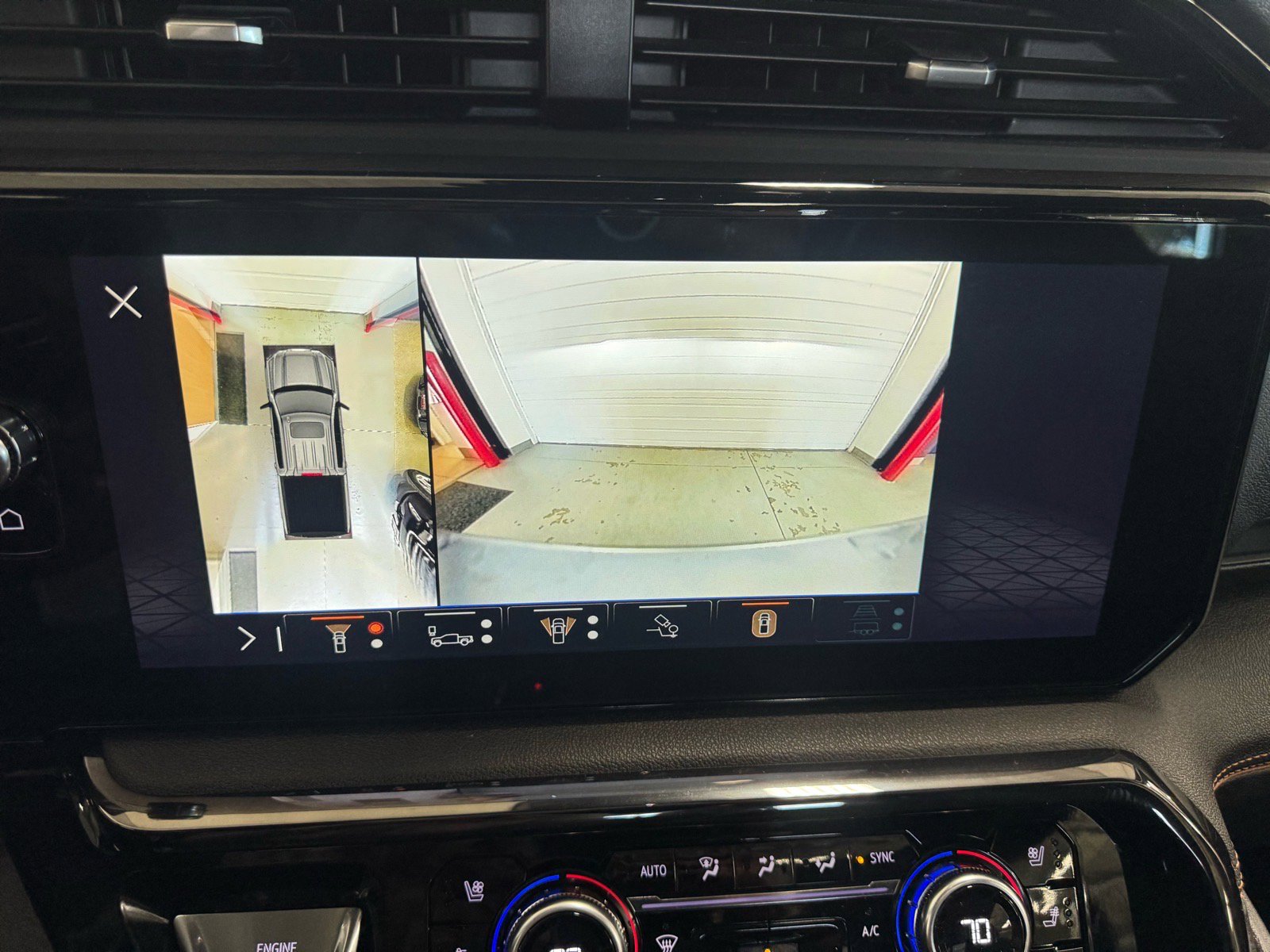 Used 2025 GMC Sierra 1500 AT4 w/ AT4 Premium Package image 30