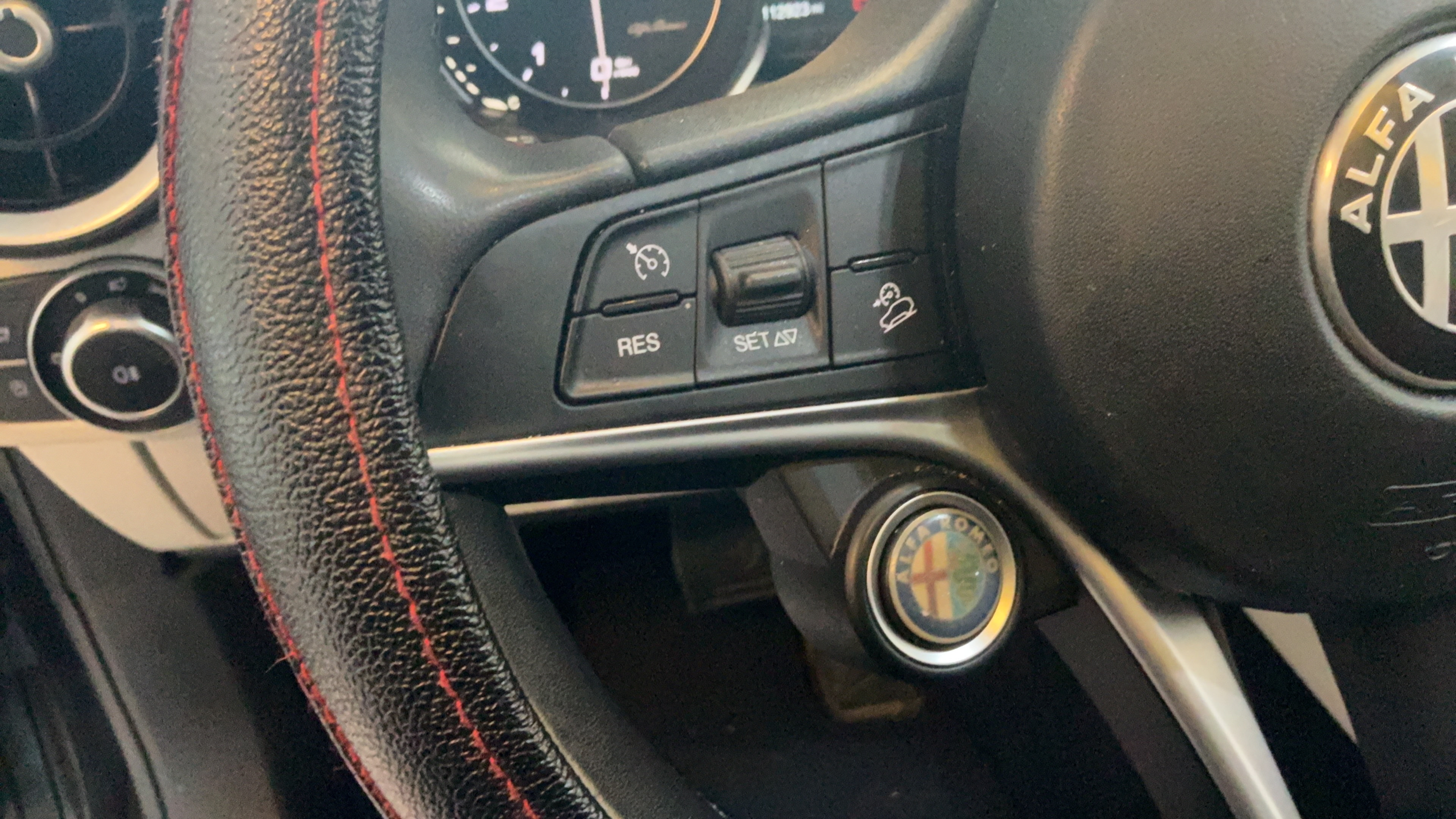 Used 2019 Alfa Romeo Stelvio Ti w/ Nero Edizione AWD/4WD image 21