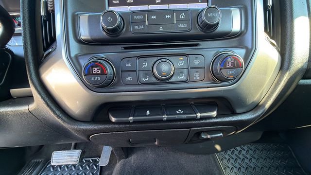 Used 2018 Chevrolet Silverado 1500 LT w/ LT Eassist Package AWD/4WD image 14