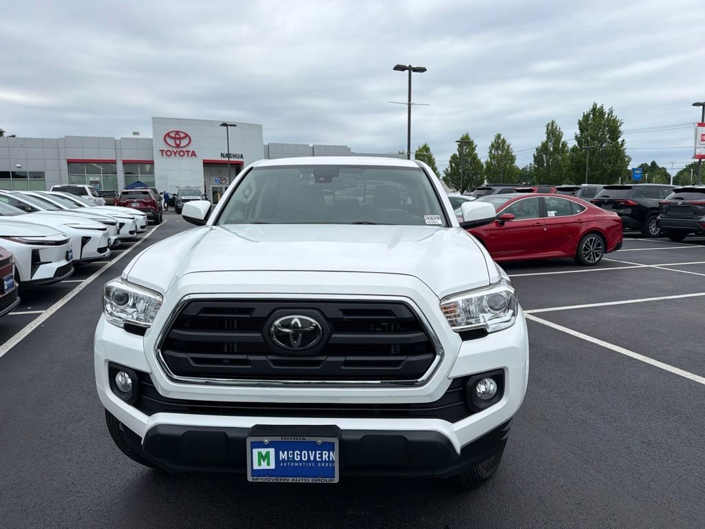 Used 2019 Toyota Tacoma SR5 AWD/4WD image 2