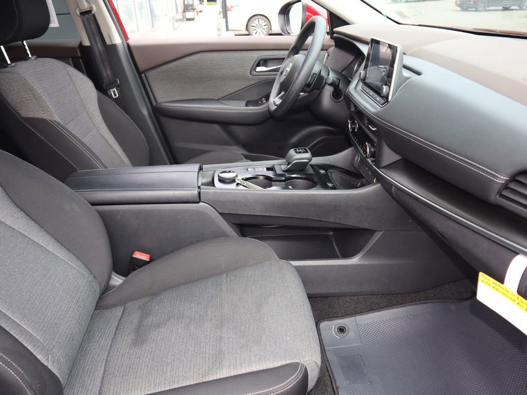 Certified 2023 Nissan Rogue SV image 27