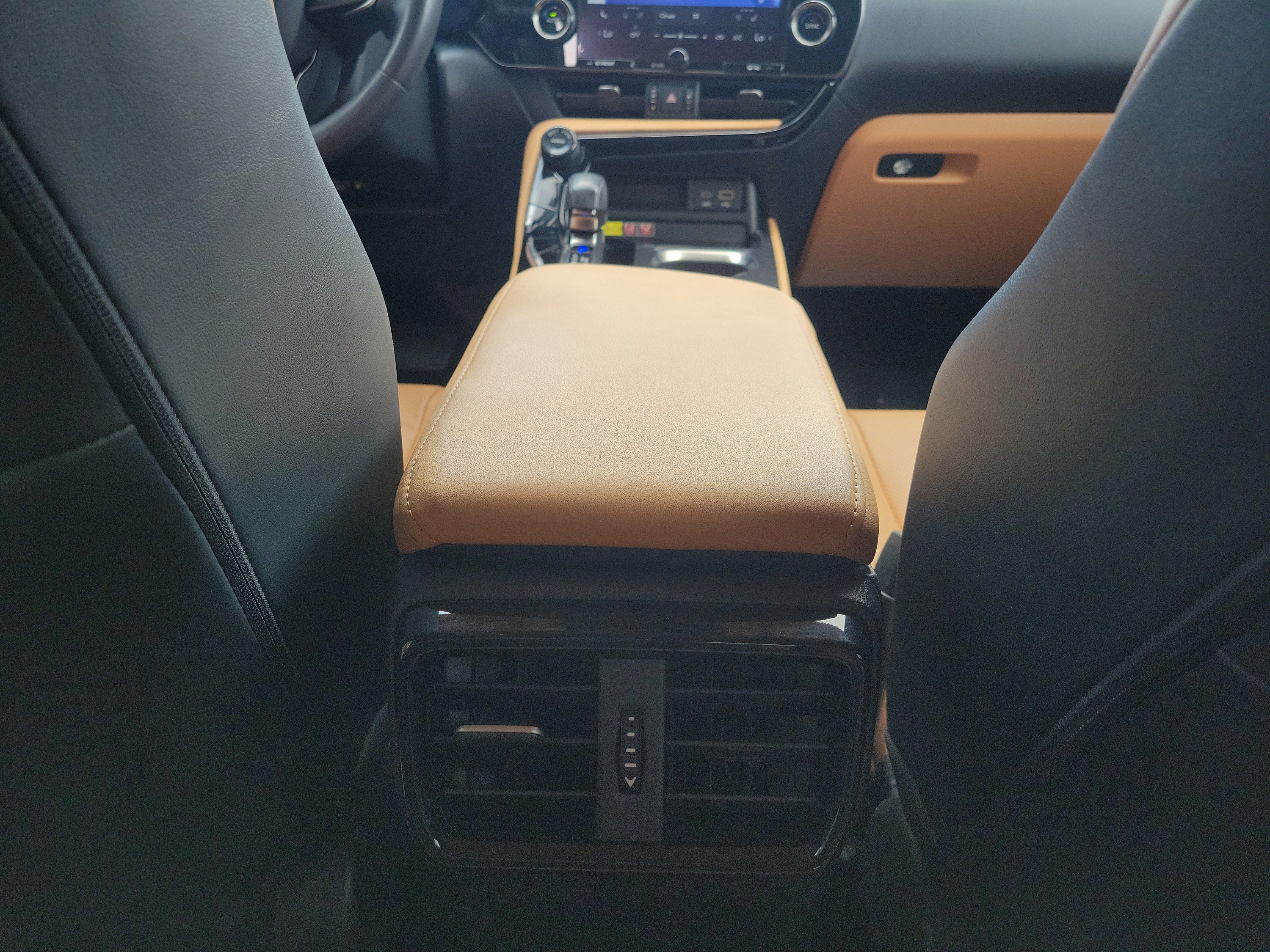 Used 2024 Lexus NX 350 AWD image 11