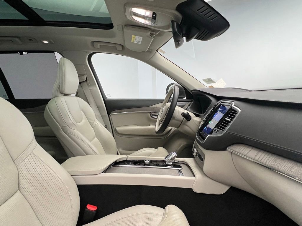 Used 2025 Volvo XC90 B6 Ultra w/ Protection Package Premier image 18
