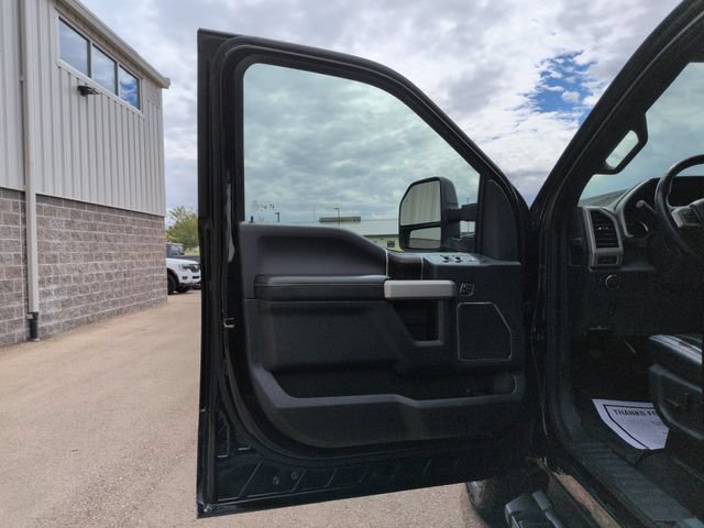 Used 2022 Ford F350 Lariat w/ Black Appearance Package AWD/4WD image 10