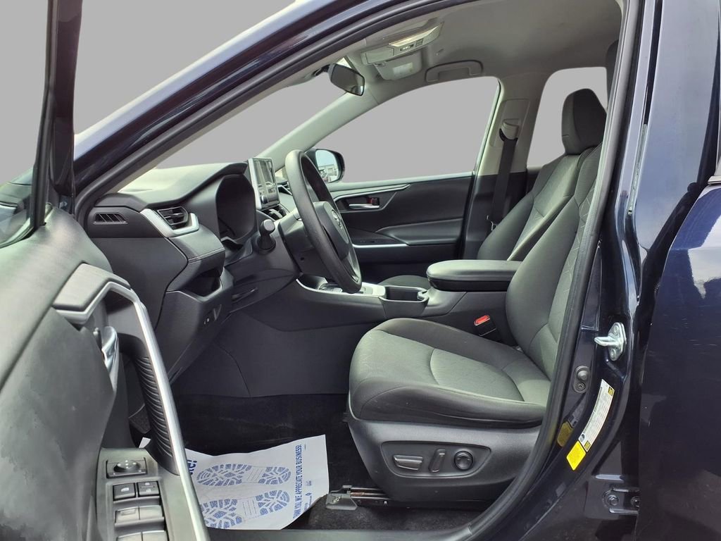 Used 2024 Toyota RAV4 XLE FWD image 22