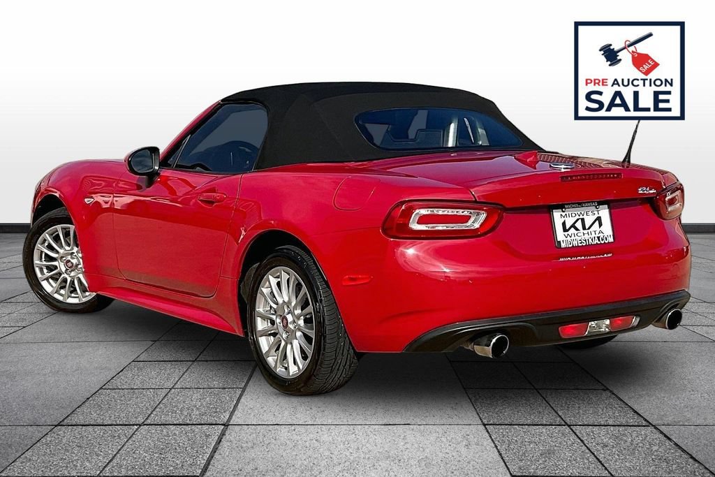 Used 2018 FIAT 124 Spider Classica w/ Technology & Siriusxm Group RWD image 12