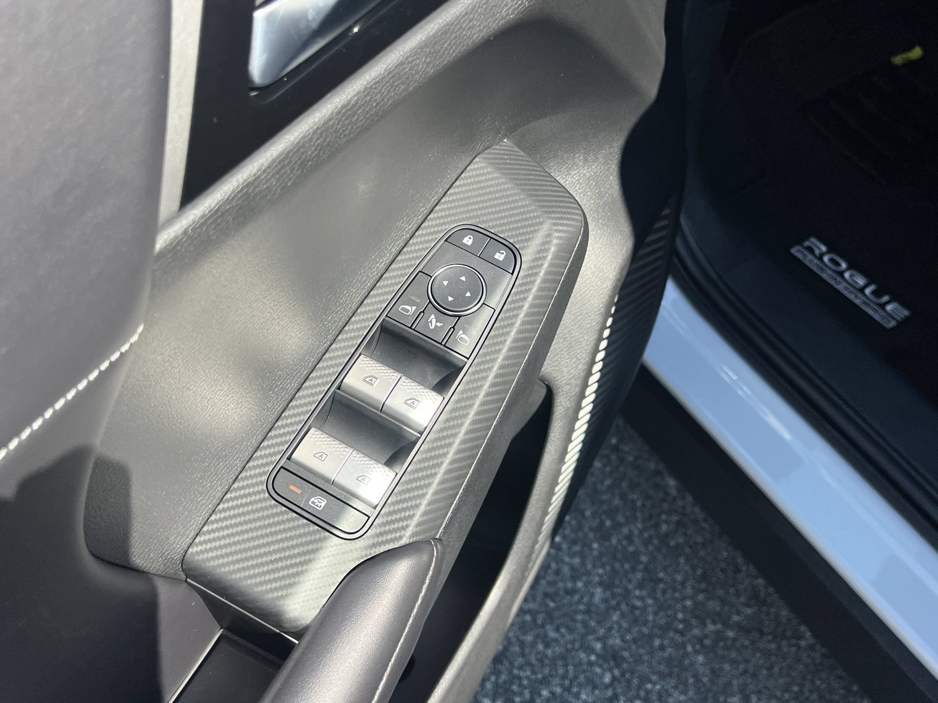 New 2026 Nissan Rogue SL AWD/4WD image 15