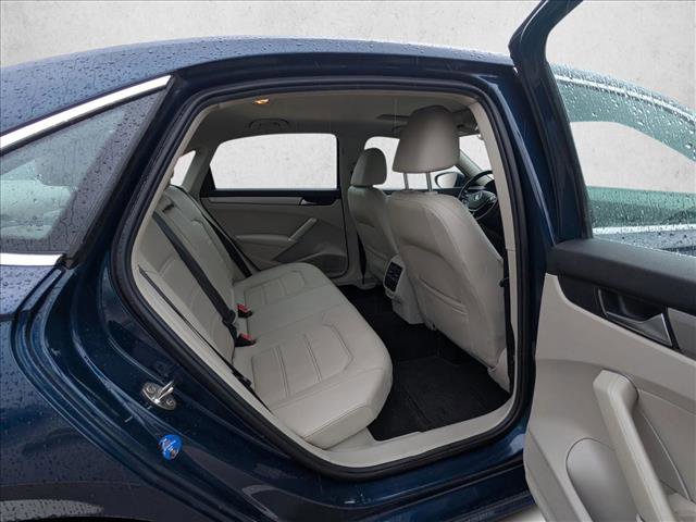 Used 2021 Volkswagen Passat 2.0T SE w/ Luggage Net & Mats Package image 20