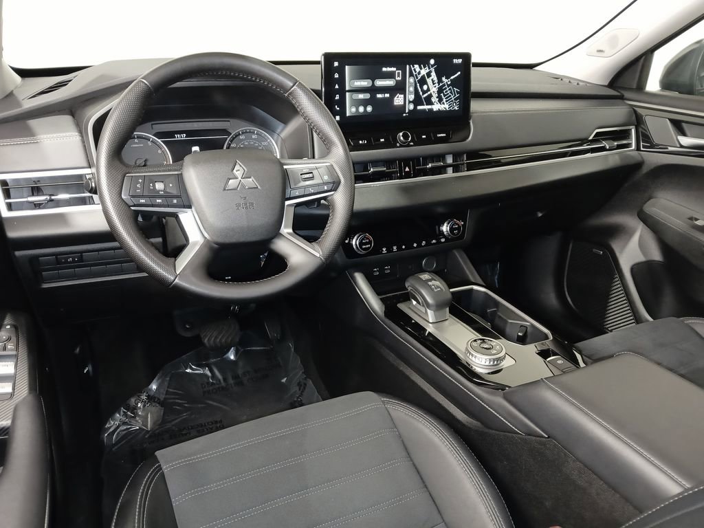 Used 2025 Mitsubishi Outlander SE AWD/4WD image 10