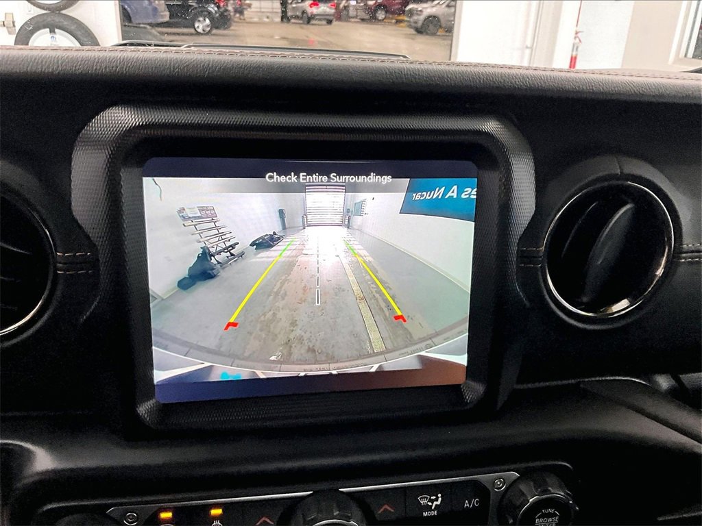 Used 2022 Jeep Wrangler Unlimited Sahara image 19