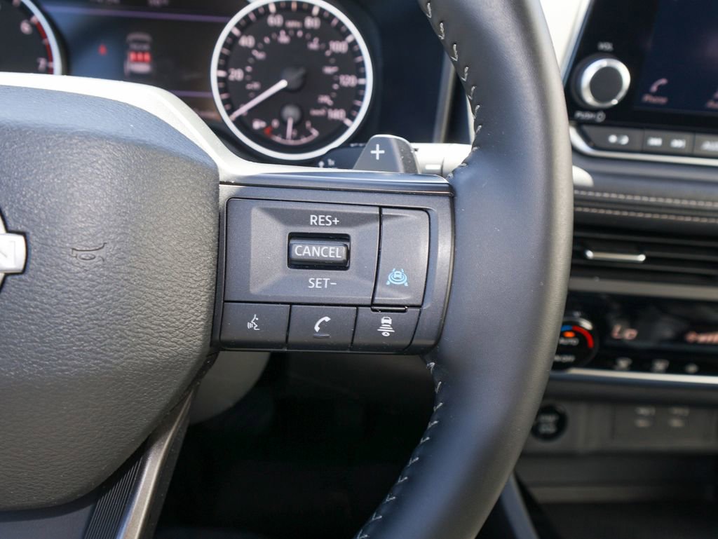 Used 2025 Nissan Rogue SV image 23