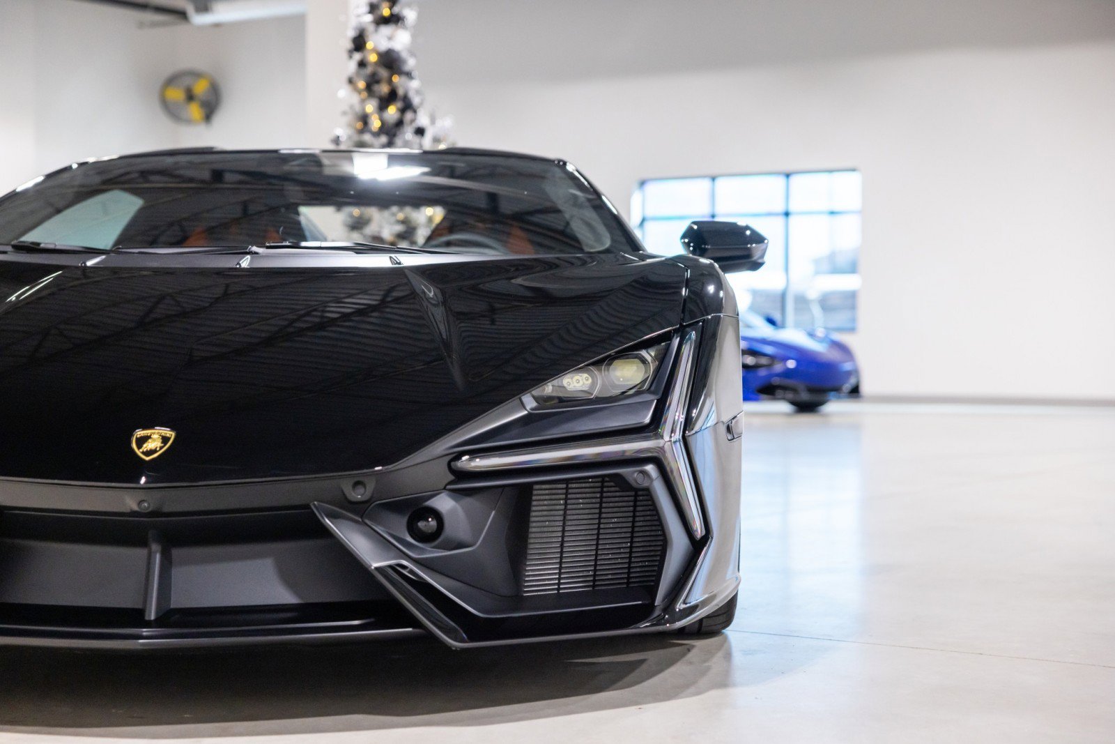 Used 2025 Lamborghini Revuelto image 26