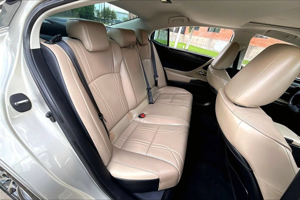 Used 2020 Lexus ES 350 w/ Accessory Package 2 FWD image 37