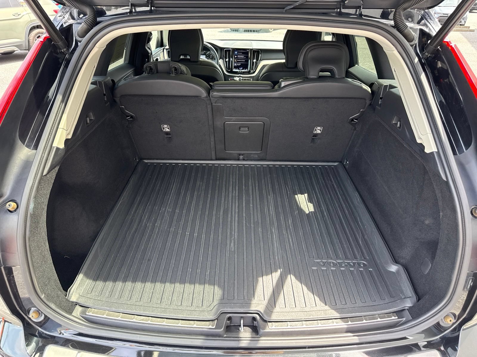 Used 2021 Volvo XC60 T5 Inscription w/ Climate Package AWD/4WD image 12