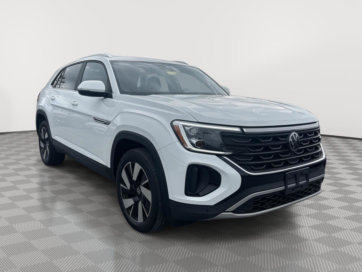 Used 2024 Volkswagen Atlas Cross Sport SE image 3