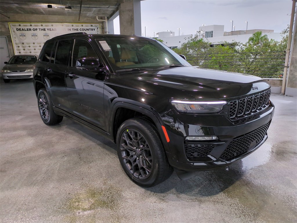 New 2025 Jeep Grand Cherokee Summit image 2