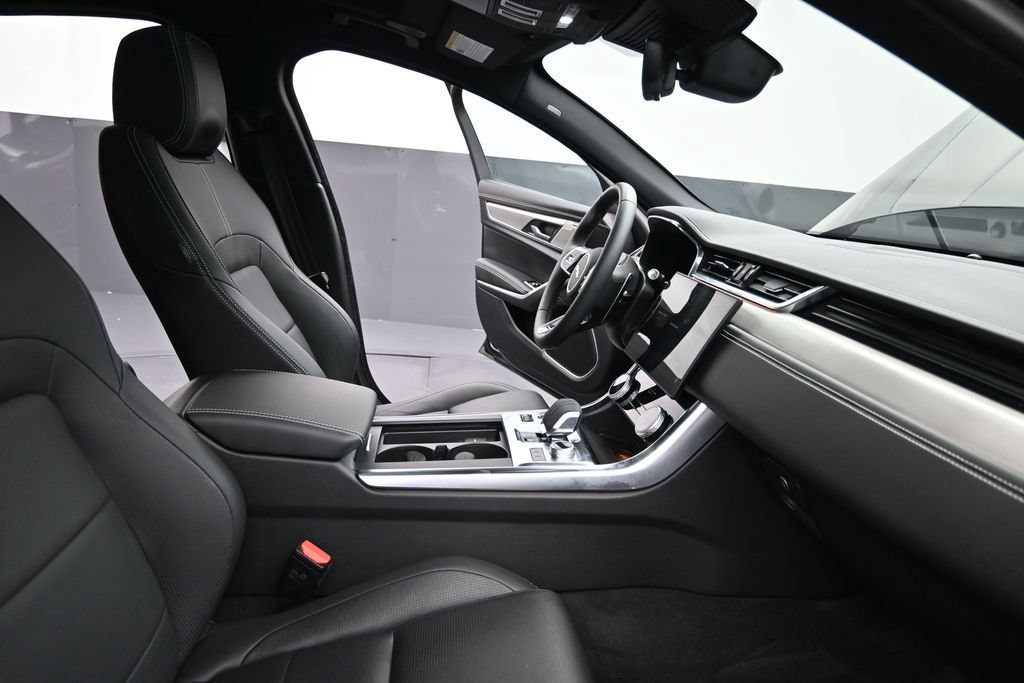 Certified 2024 Jaguar XF R-Dynamic SE AWD/4WD image 5