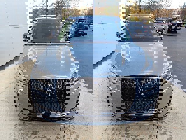 New 2026 Lincoln Corsair Premiere image 9