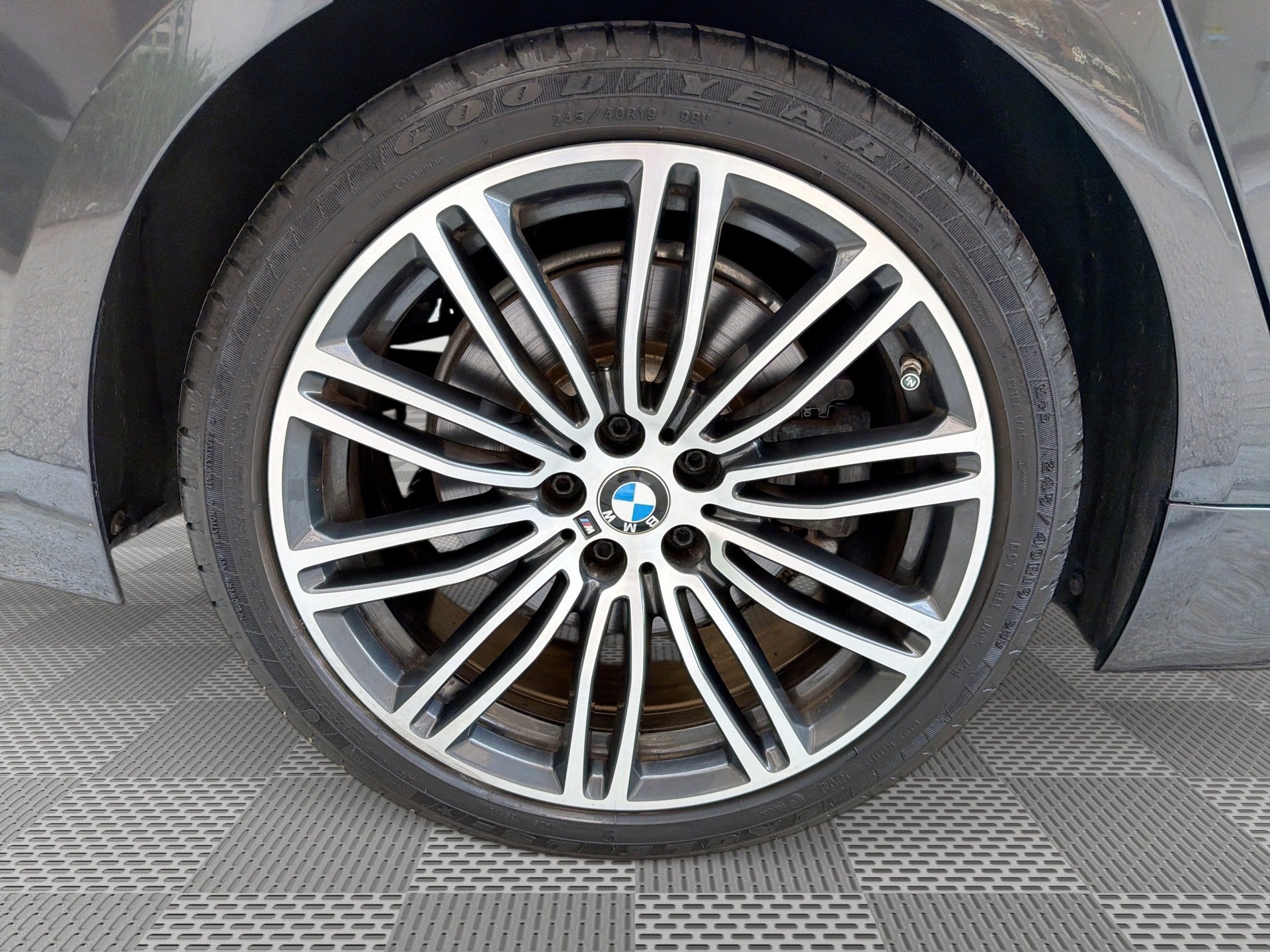 Used 2018 BMW 540i xDrive w/ M Sport Package AWD/4WD image 30