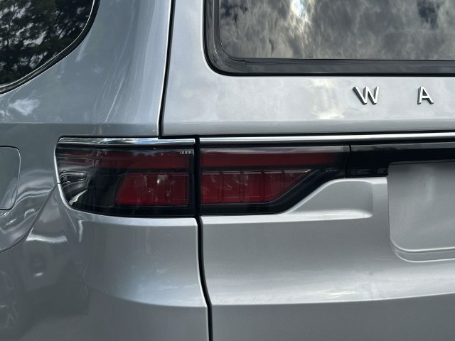 Certified 2024 Jeep Wagoneer 4WD image 10