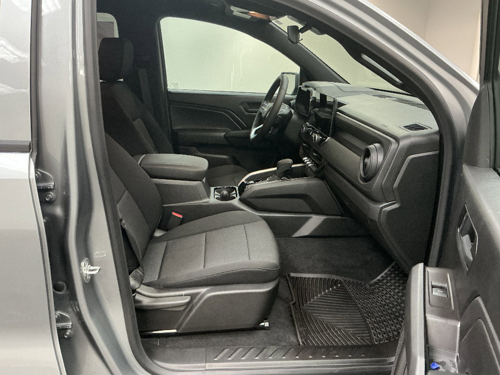 Used 2026 Chevrolet Colorado W/T AWD/4WD image 23