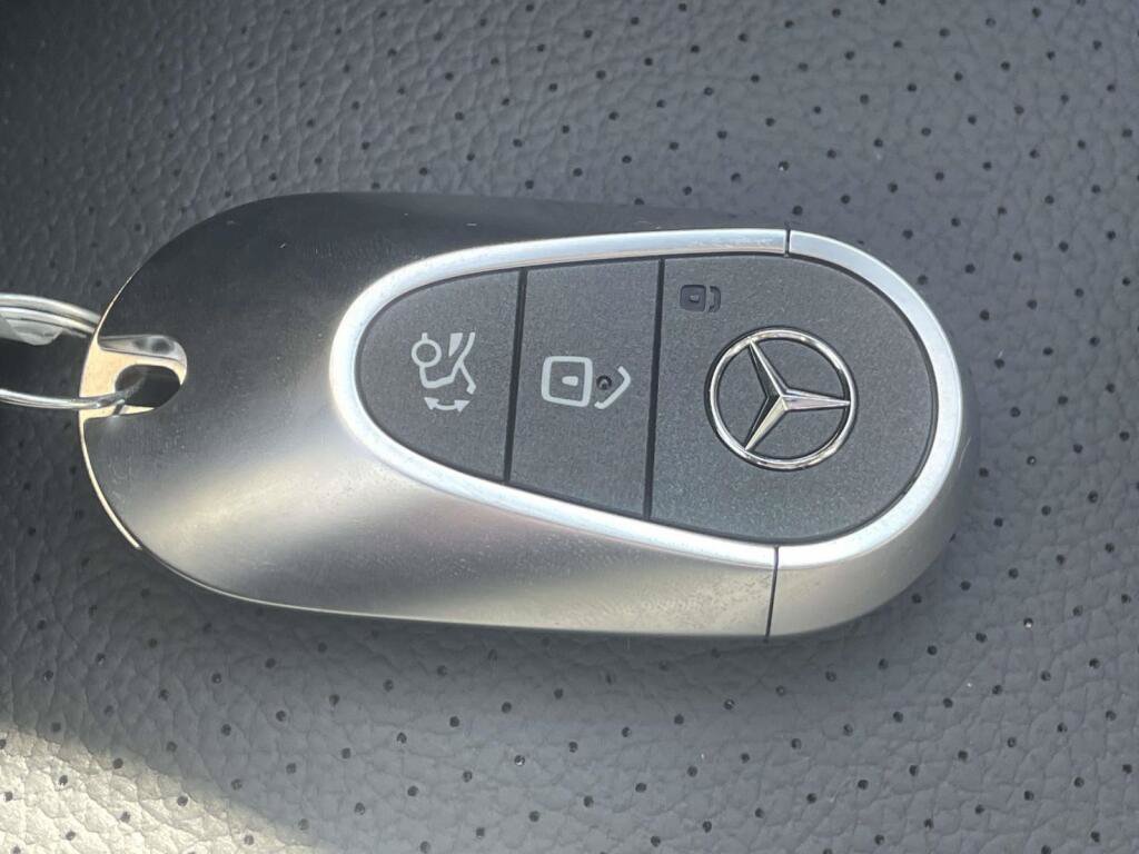New 2026 Mercedes-Benz C 300 4MATIC Sedan image 4