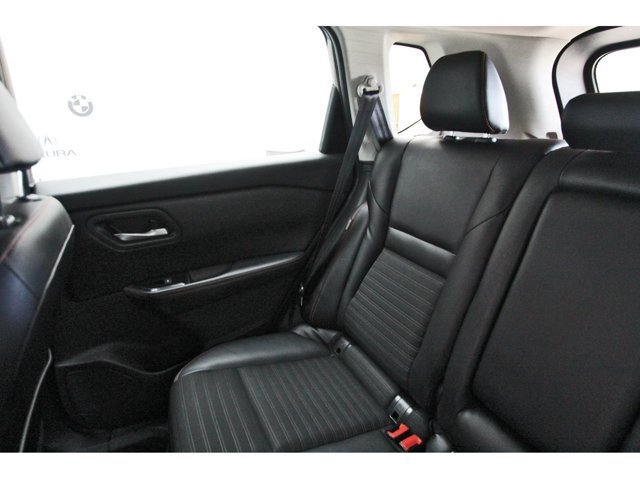 Used 2025 Nissan Rogue SV AWD/4WD image 11