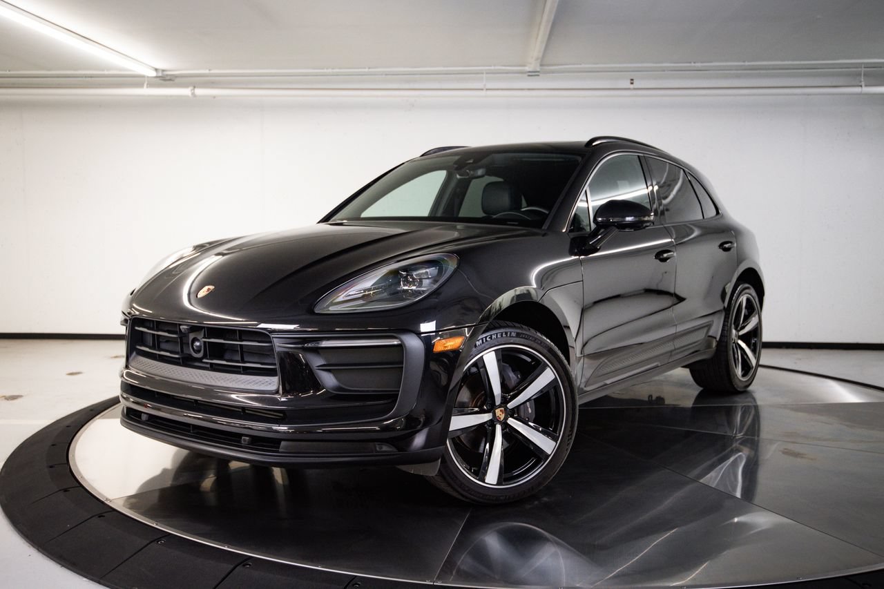 Certified 2023 Porsche Macan AWD/4WD image 1