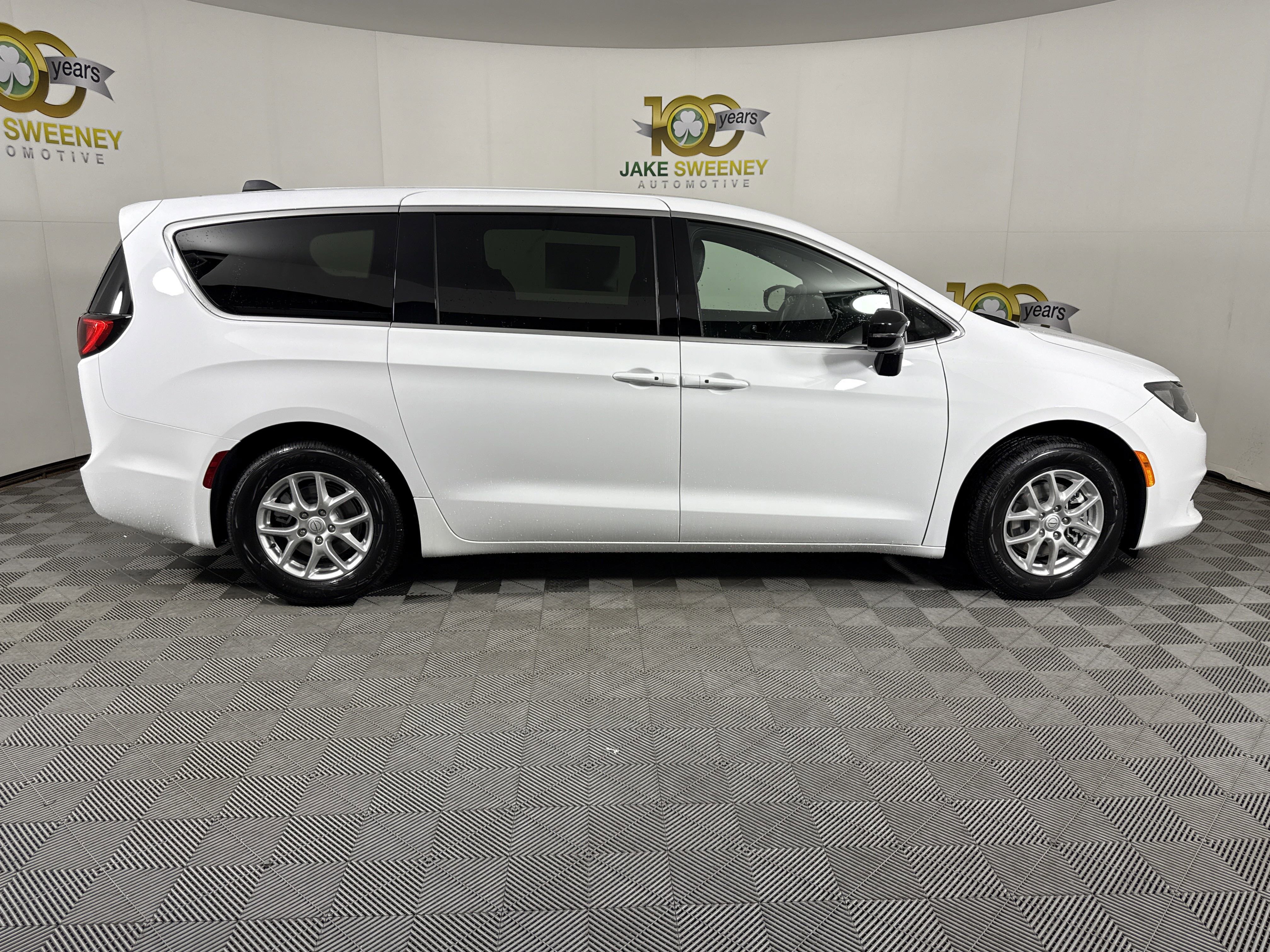 New 2026 Chrysler Voyager LX image 11