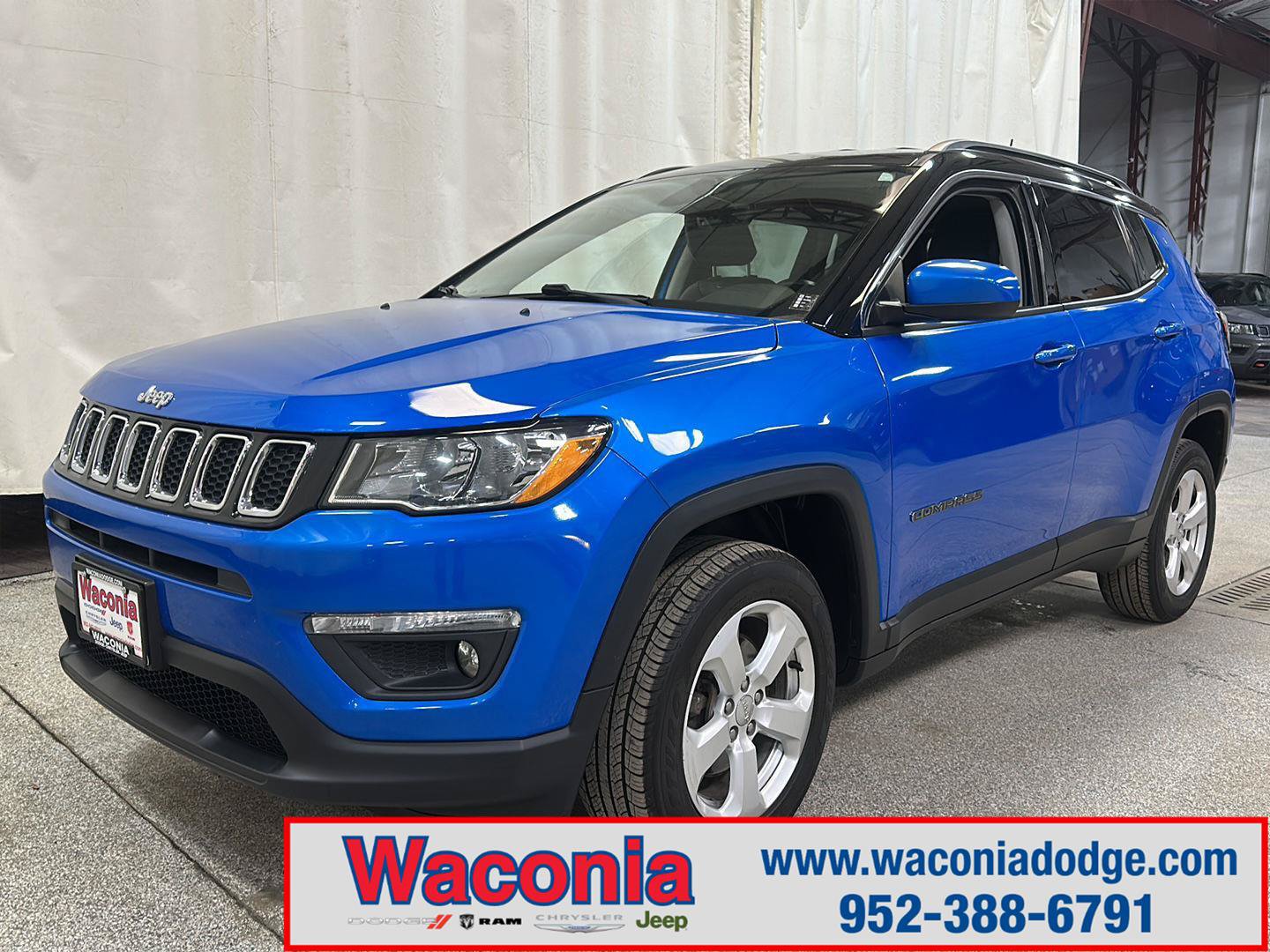 Used 2018 Jeep Compass Latitude w/ Popular Equipment Group AWD/4WD image 1