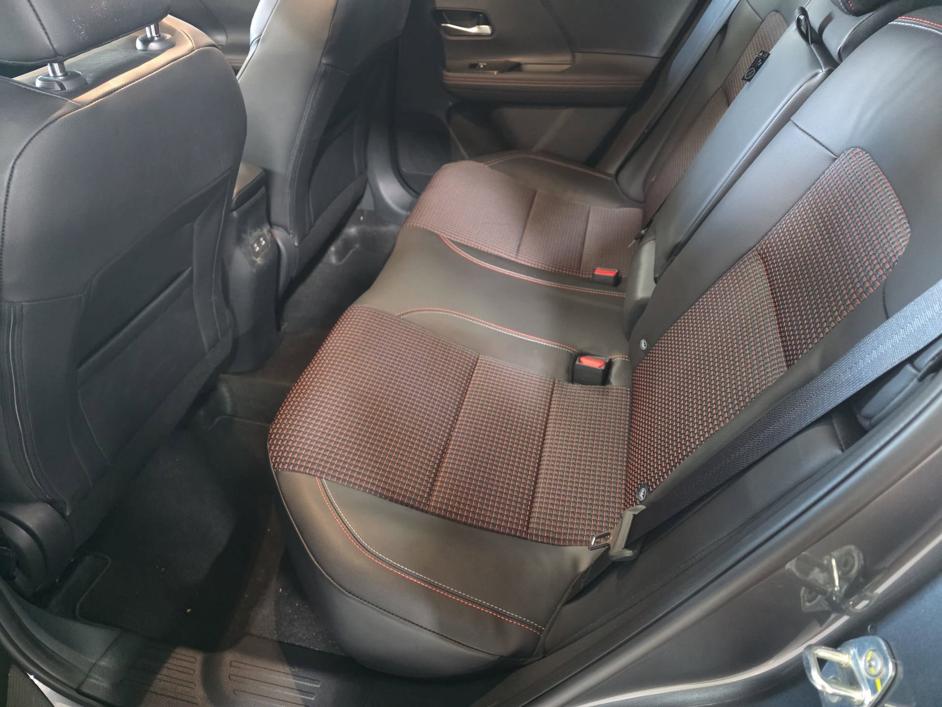 Certified 2025 Nissan Kicks SR image 13