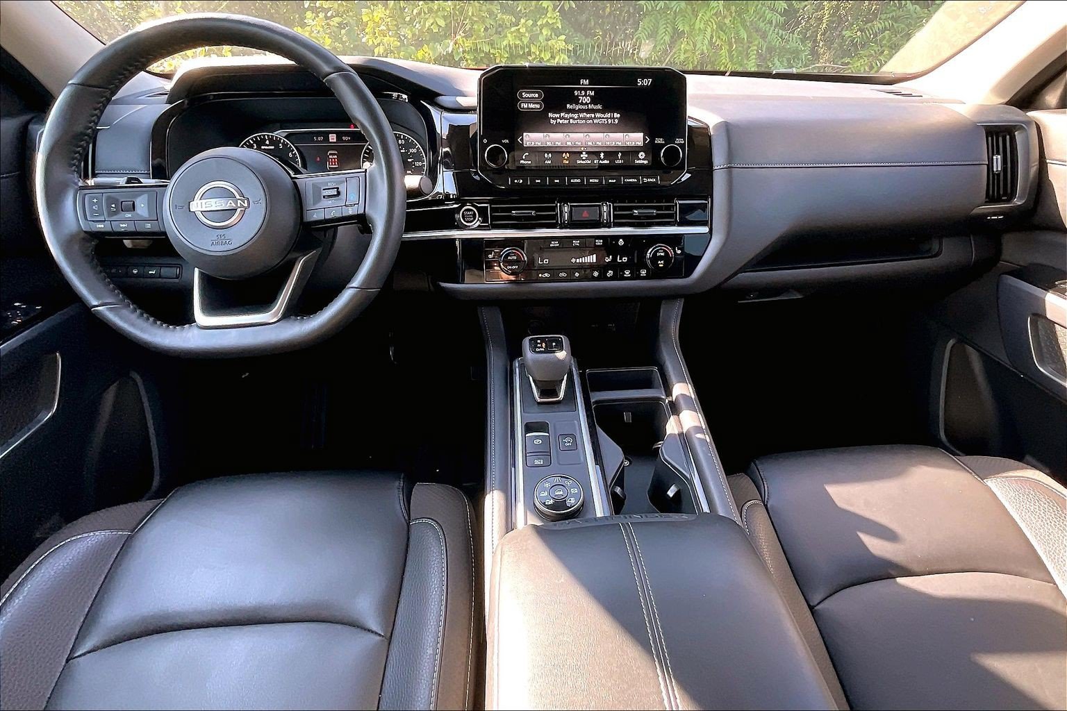 Used 2024 Nissan Pathfinder SL AWD/4WD image 15
