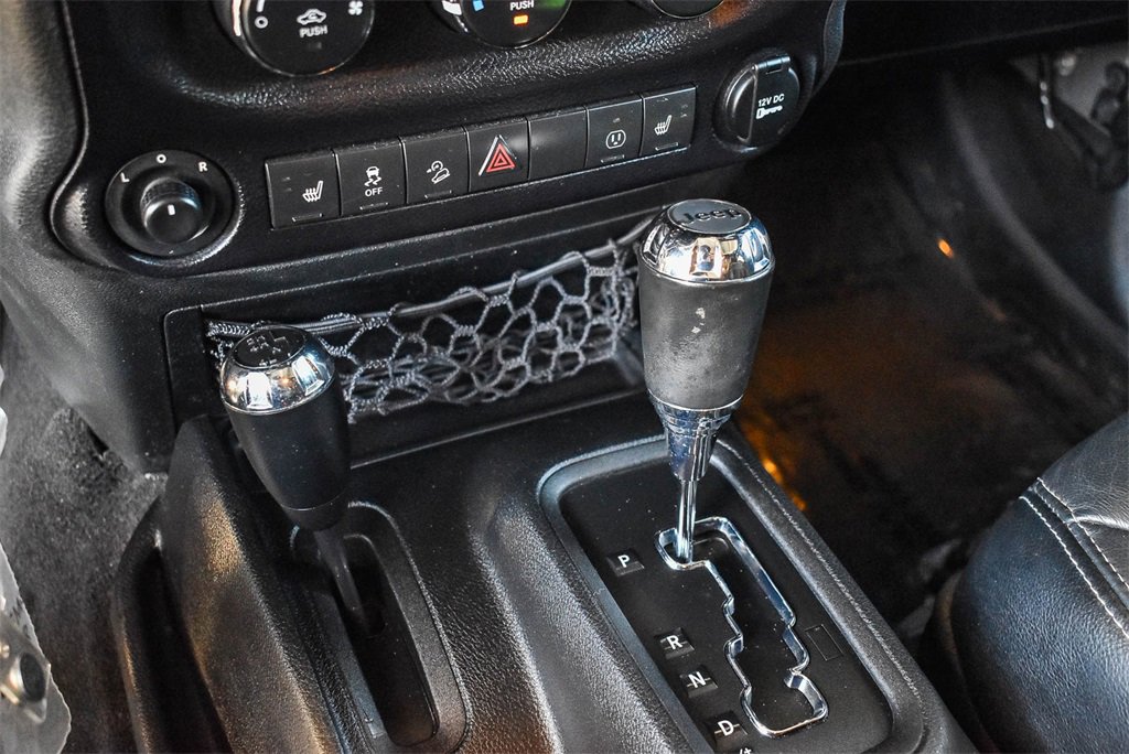 Used 2015 Jeep Wrangler Unlimited Sahara image 19