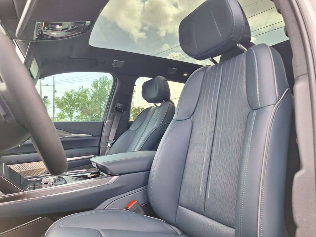 New 2026 Cadillac Escalade IQ Sport 2 w/ LPO, ONYX Package AWD/4WD image 14