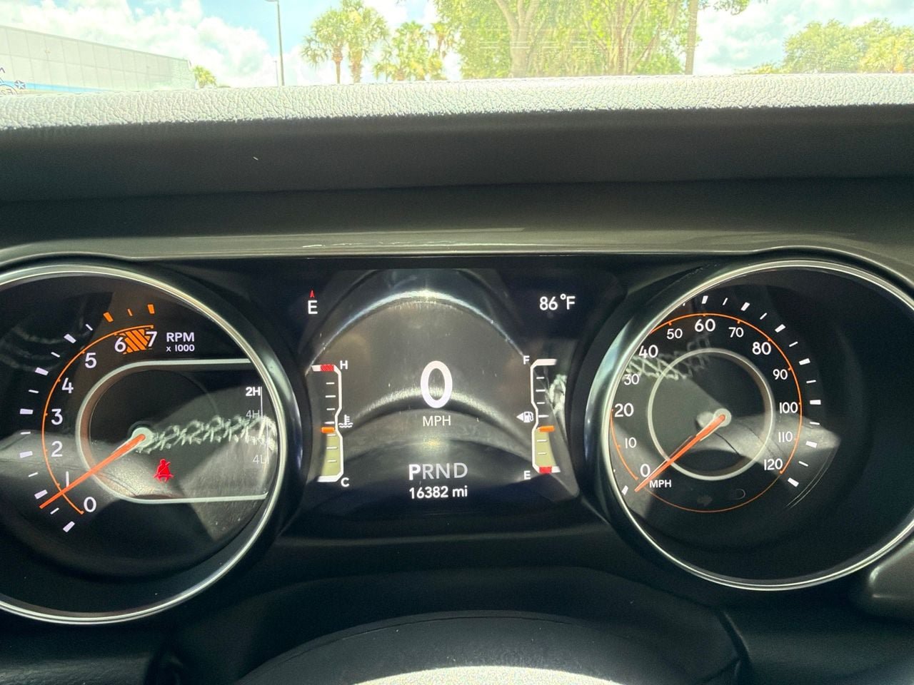 Used 2023 Jeep Wrangler Unlimited Sahara AWD/4WD image 12